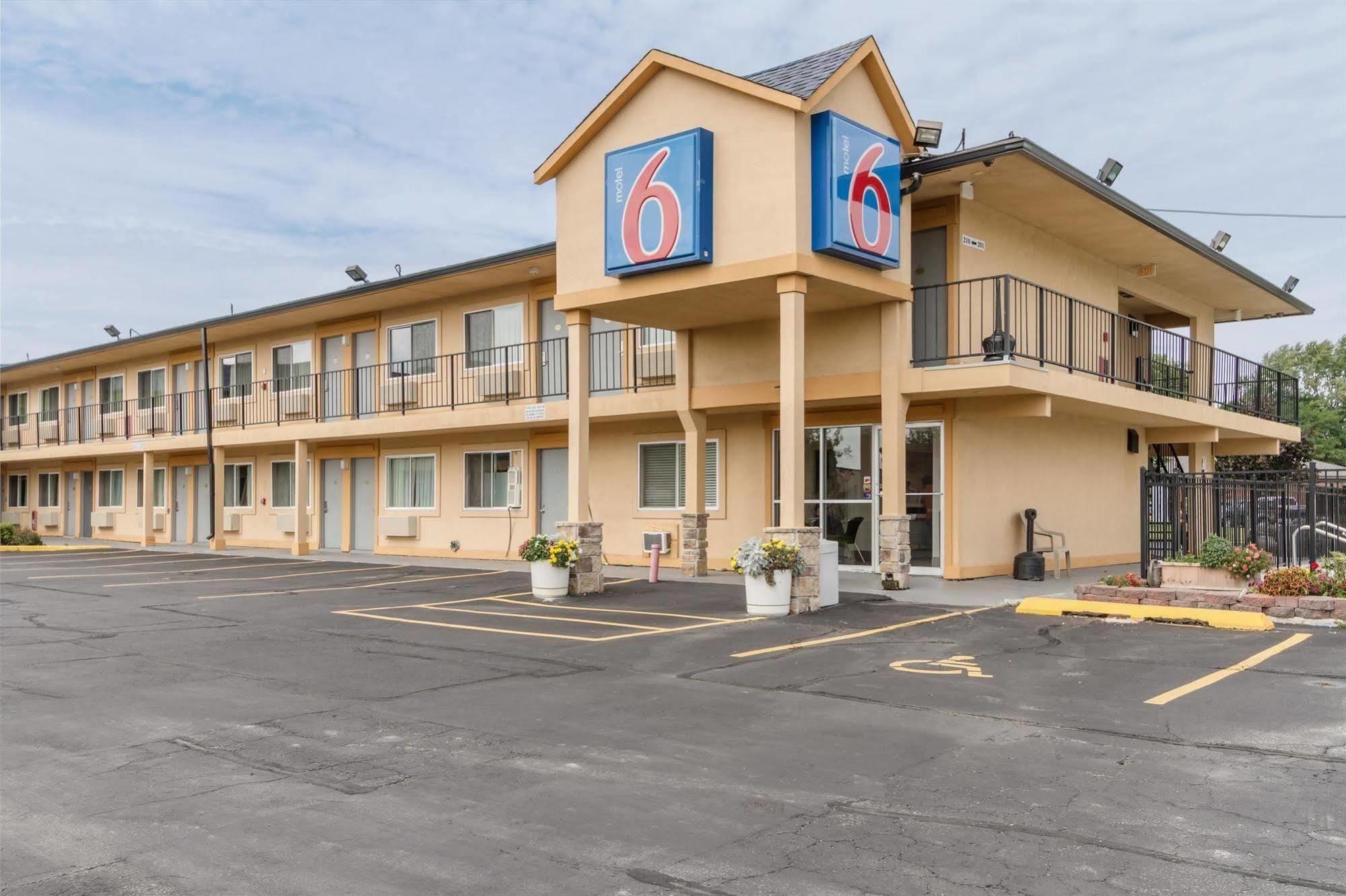 Motel 6-Oshkosh, Wi Eksteriør bilde