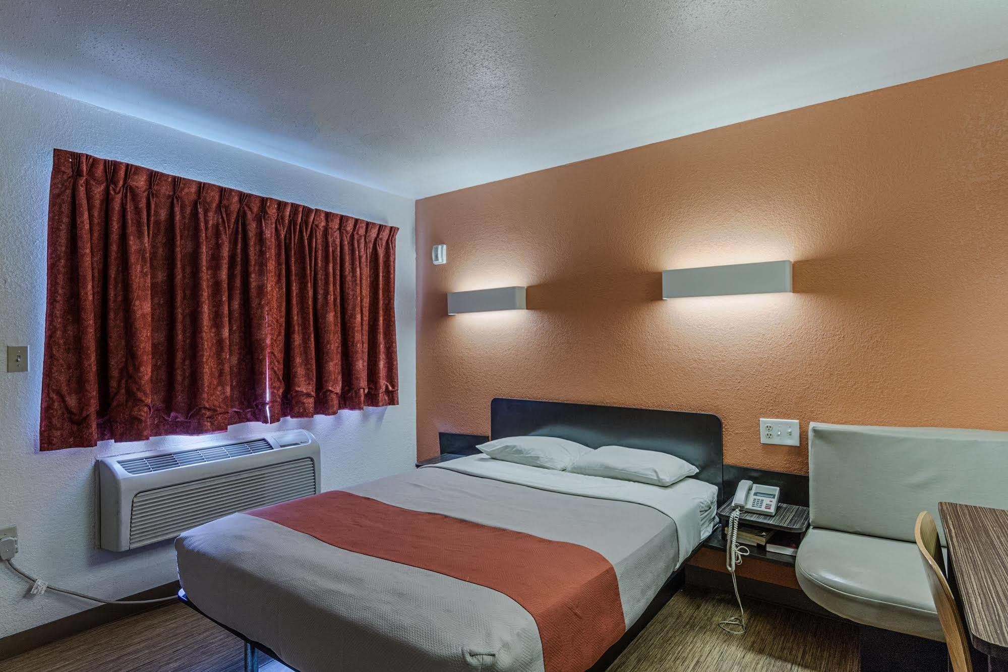 Motel 6-Oshkosh, Wi Eksteriør bilde