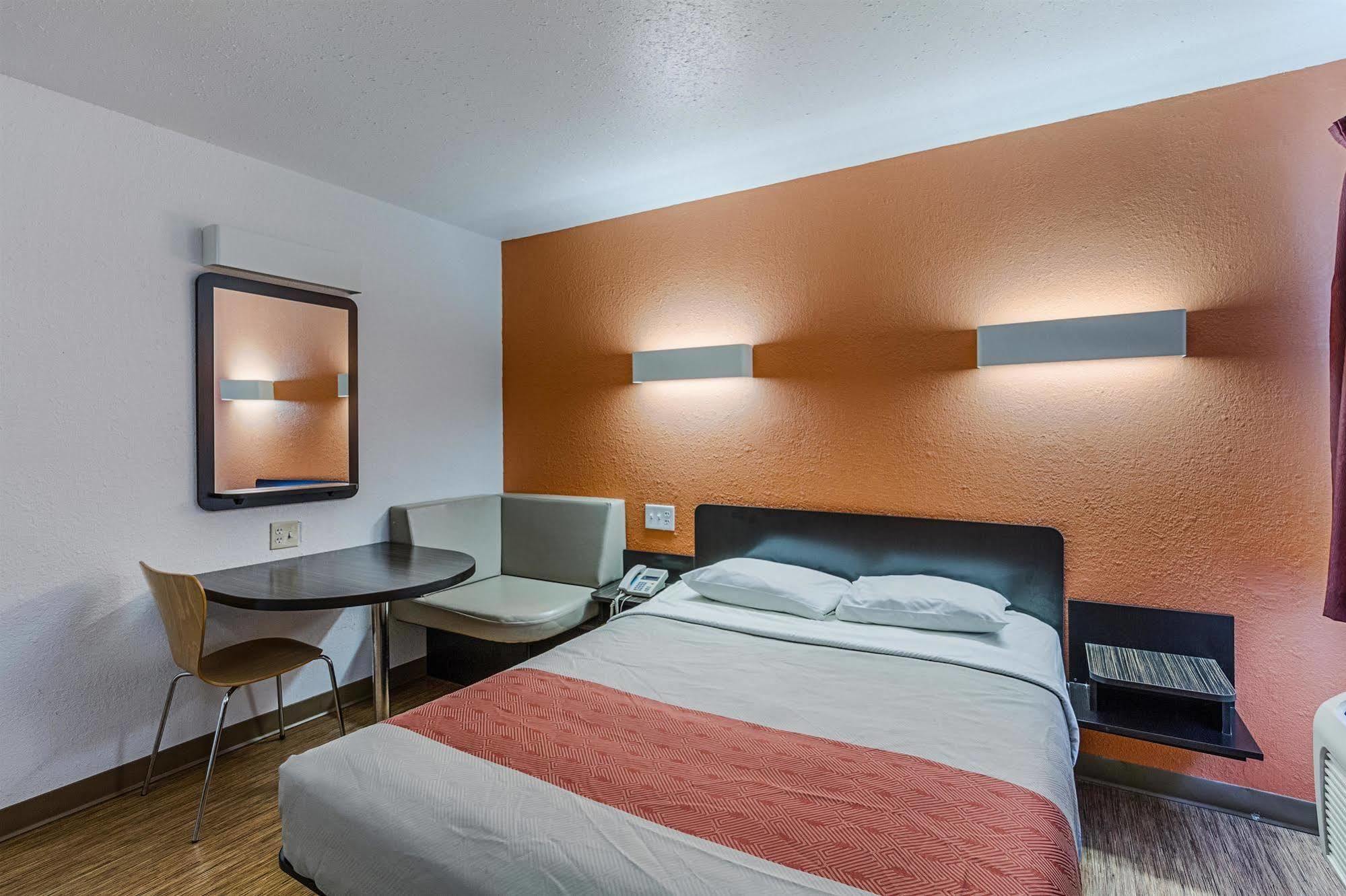 Motel 6-Oshkosh, Wi Eksteriør bilde