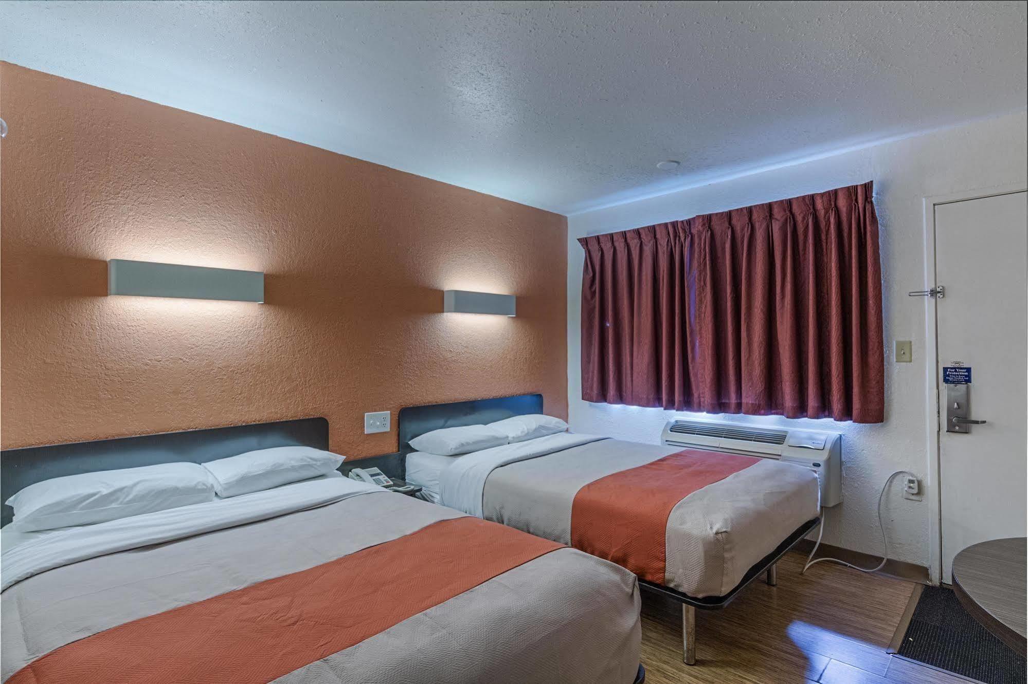 Motel 6-Oshkosh, Wi Eksteriør bilde