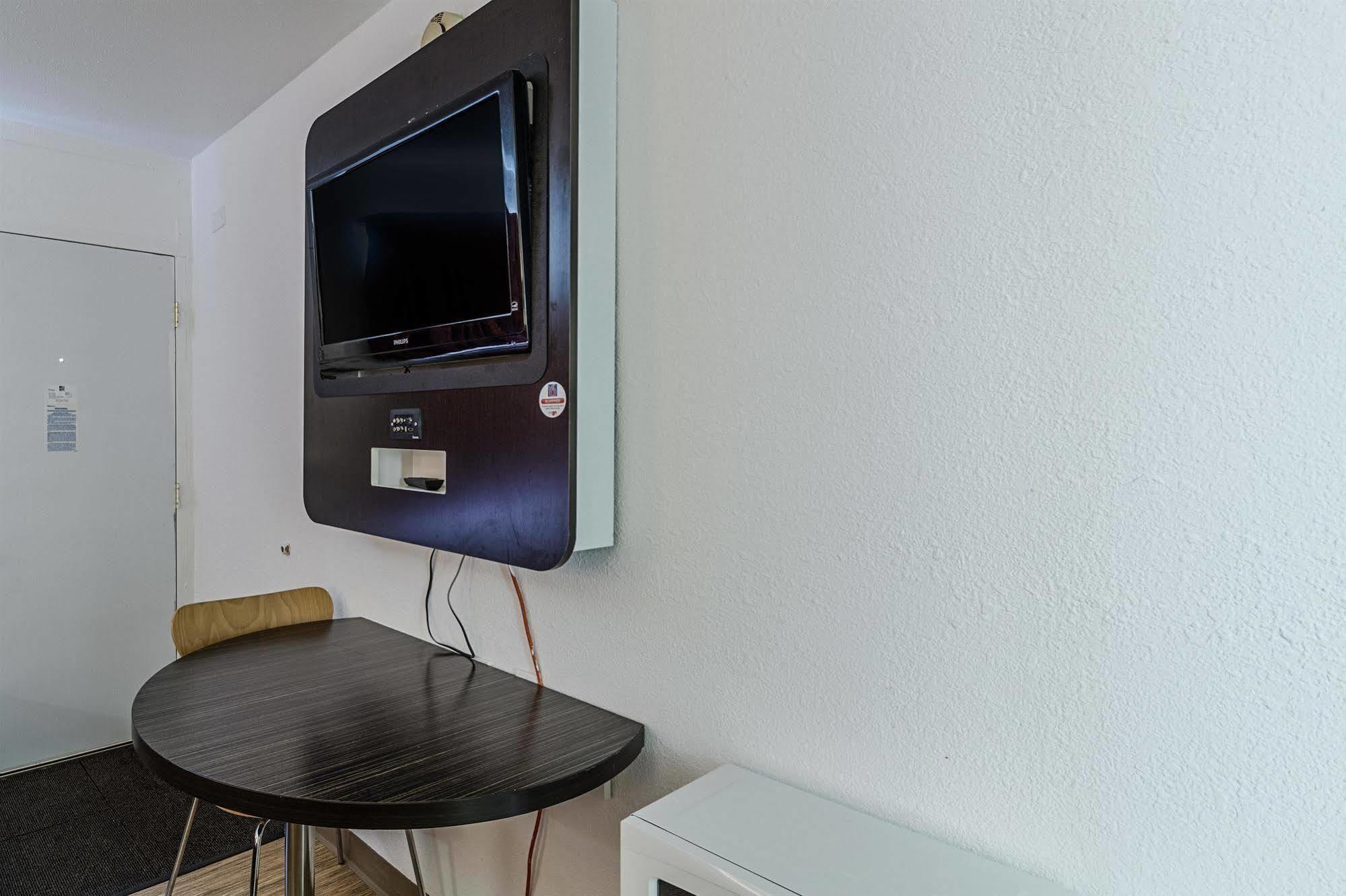 Motel 6-Oshkosh, Wi Eksteriør bilde